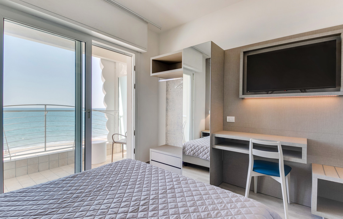 media.Camere-MarittimoFronteMare_1Marittimo-Riccione