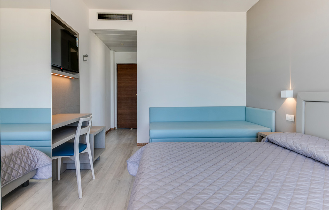 media.Camere-MarittimoFronteMare_3Marittimo-Riccione