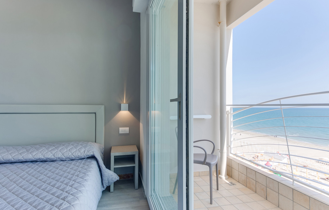 media.Camere-MarittimoFronteMare_5Marittimo-Riccione