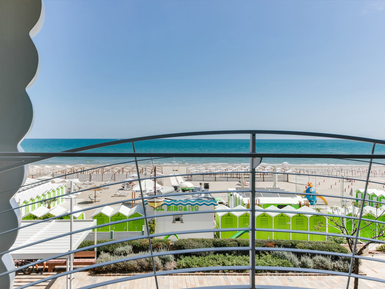 media.Gallery-SuperiorComunicanteFronteMare_2MarittimoRiccione